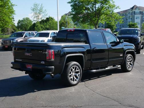 Onyx Black 2018 GMC Sierra 1500 SLT