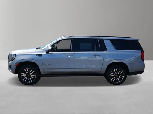 Sterling 2023 GMC Yukon XL AT4