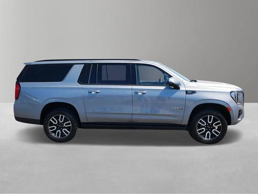 Sterling 2023 GMC Yukon XL AT4