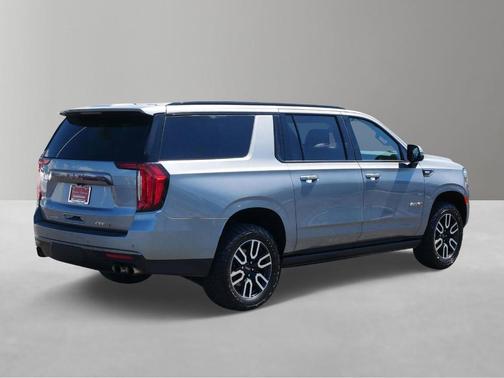 Sterling 2023 GMC Yukon XL AT4