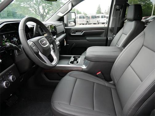 2025 GMC Sierra 2500 SLT
