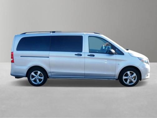2016 Mercedes-Benz Metris Base