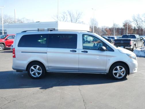 2016 Mercedes-Benz Metris Base