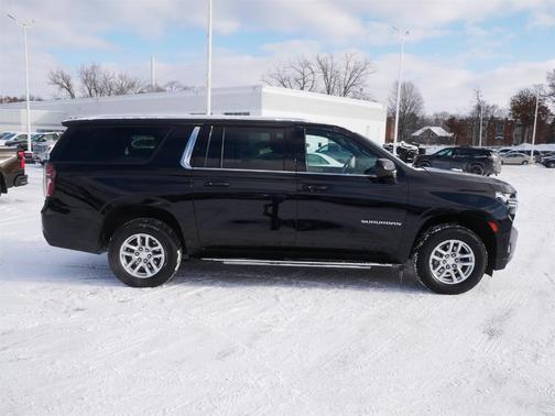 2023 Chevrolet Suburban LS