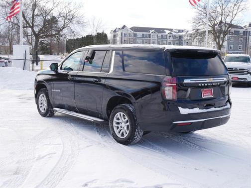 2023 Chevrolet Suburban LS