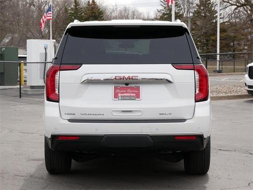 2023 GMC Yukon SLT