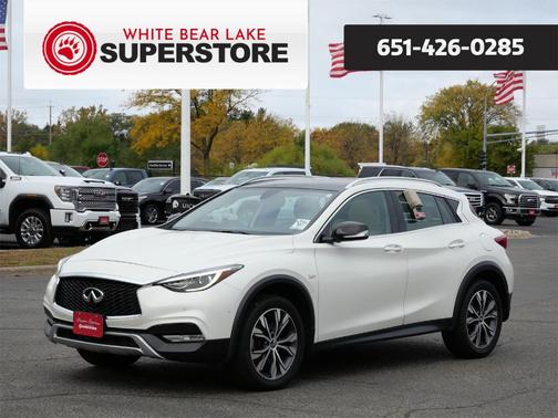 2017 INFINITI QX30 Premium