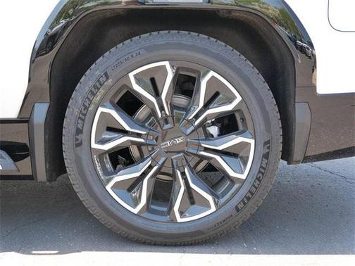 2025 GMC Sierra EV Denali