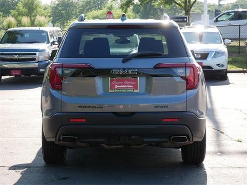 2022 GMC Acadia SLT