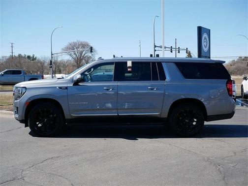 2022 GMC Yukon XL SLT