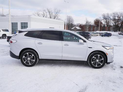2022 Buick Enclave Essence