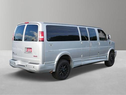 Quicksilver Metallic 2017 GMC Savana 2500 Work Van
