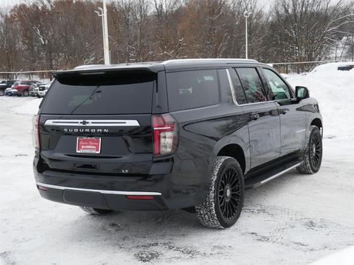 2022 Chevrolet Suburban LT