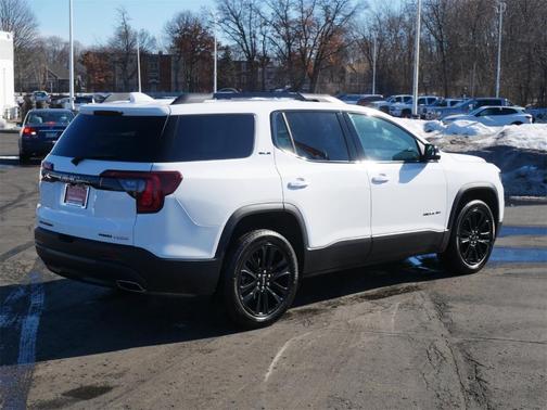 2022 GMC Acadia SLE