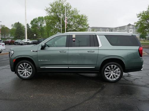 Pine Green 2023 GMC Yukon XL Denali