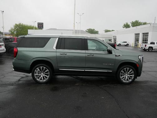 Pine Green 2023 GMC Yukon XL Denali