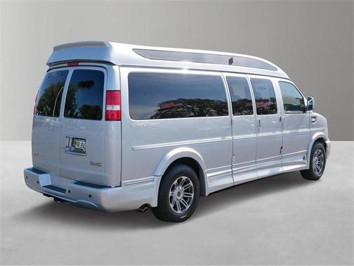 2022 GMC Savana 2500 Work Van
