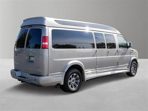 2022 GMC Savana 2500 Work Van