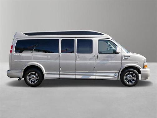 2022 GMC Savana 2500 Work Van