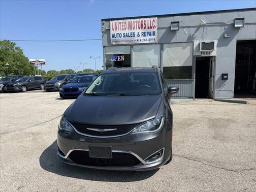 2018 Chrysler Pacifica Touring-L
