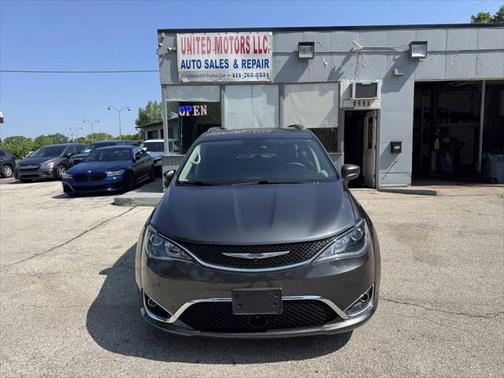 2018 Chrysler Pacifica Touring-L
