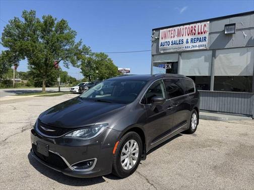 2018 Chrysler Pacifica Touring-L