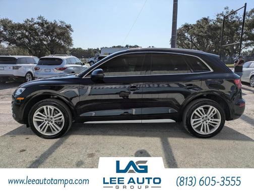 Mythos Black Metallic 2019 Audi Q5 2.0T Premium Plus