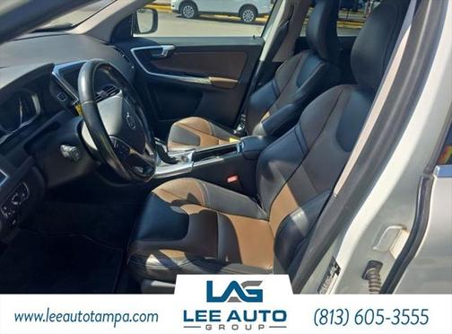 2017 Volvo XC60 T5 Dynamic