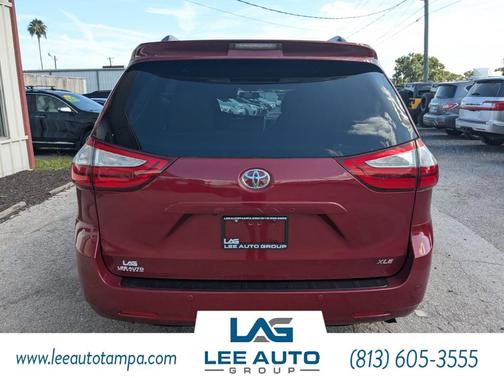 2017 Toyota Sienna XLE