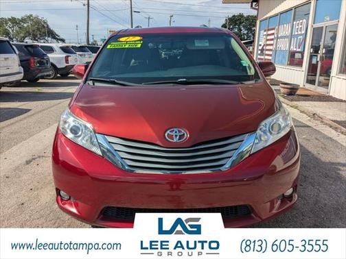 2017 Toyota Sienna XLE