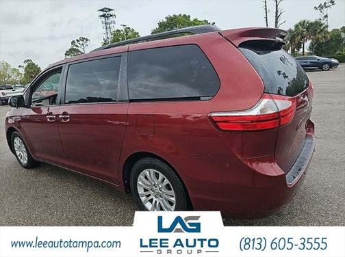 2017 Toyota Sienna XLE