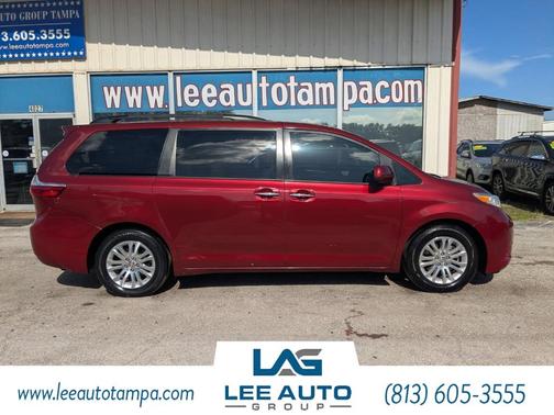 2017 Toyota Sienna XLE