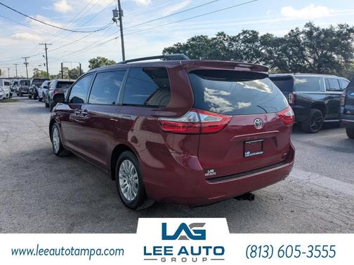 2017 Toyota Sienna XLE