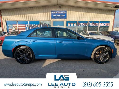 2021 Chrysler 300 Touring