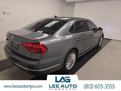 2016 Volkswagen Passat 1.8T SE