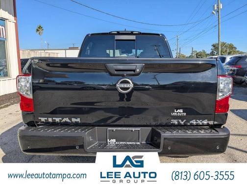 2023 Nissan Titan SV