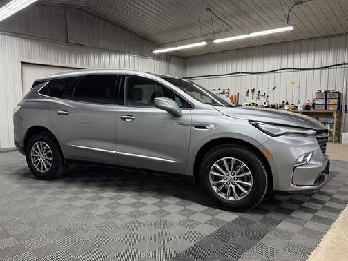 2023 Buick Enclave Essence AWD