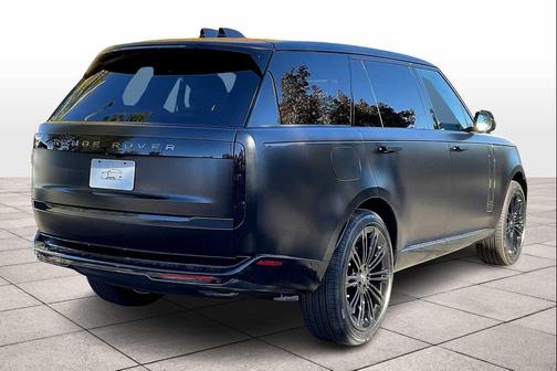2025 Land Rover Range Rover P400 SE 7 Seat