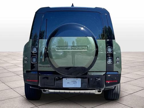Woolstone Green Metallic 2026 Land Rover Defender P400 X-Dynamic SE