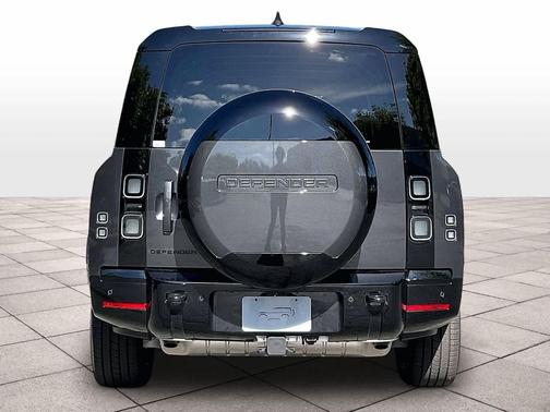 CARPATHIAN GREY 2026 Land Rover Defender X-Dynamic SE