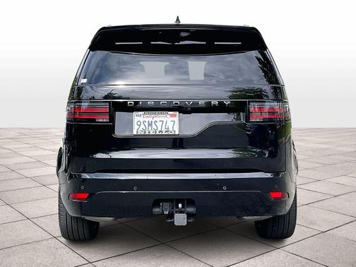 Santorini Black Metallic 2025 Land Rover Discovery P300 Dynamic SE