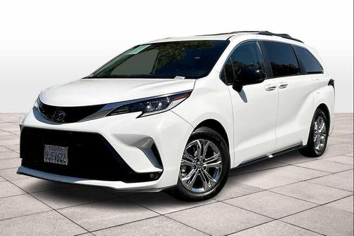 2022 Toyota Sienna XSE 7 Passenger