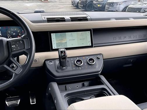 2022 Land Rover Defender 110 X-Dynamic SE