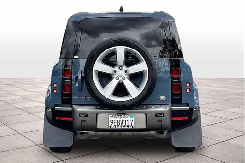 2022 Land Rover Defender 110 X-Dynamic SE