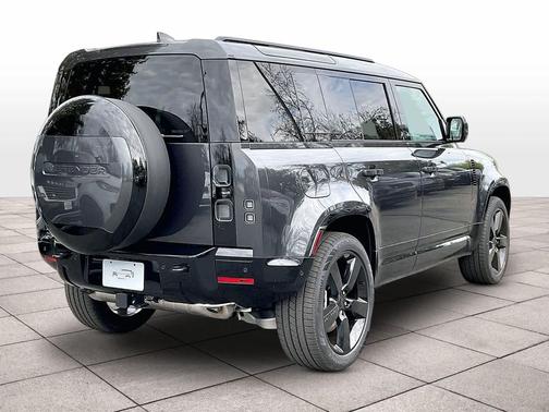 2026 Land Rover Defender P400 X-Dynamic SE
