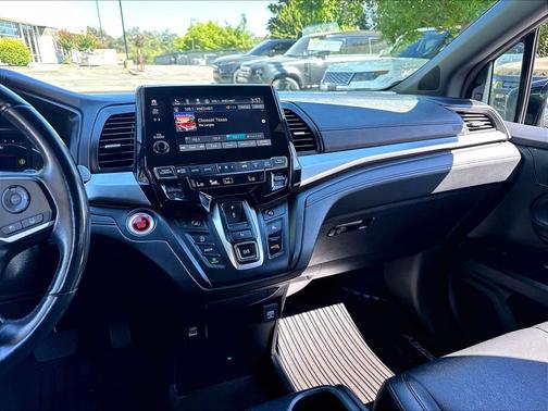 Crystal Black Pearl 2023 Honda Odyssey Sport