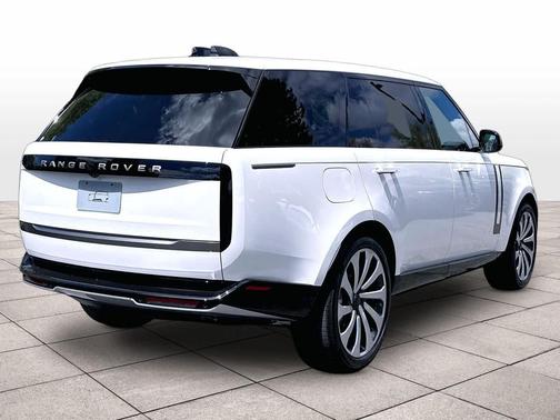 OSTUNI WHITE 2026 Land Rover Range Rover P530 SE 7 Seat