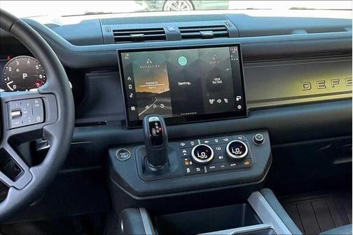 2025 Land Rover Defender V8