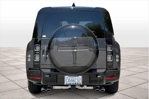2025 Land Rover Defender V8