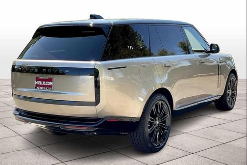 2025 Land Rover Range Rover P530 SE 7 Seat